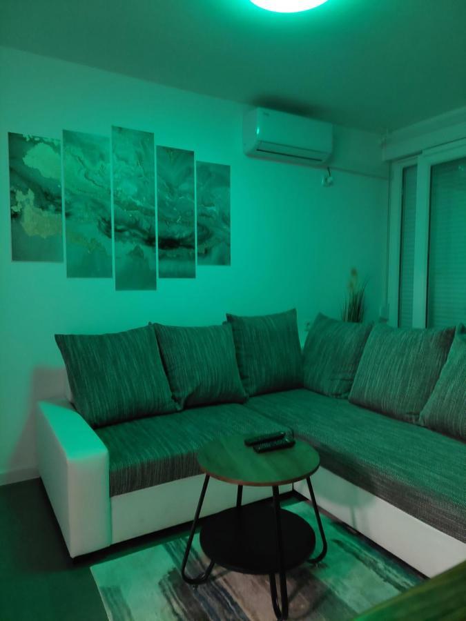 Beetlejuice Apartments 希贝尼克 外观 照片